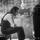 El director Todd Phillips anunció que estaba editando la película Joker con una nueva foto de Joaquin Phoenix.